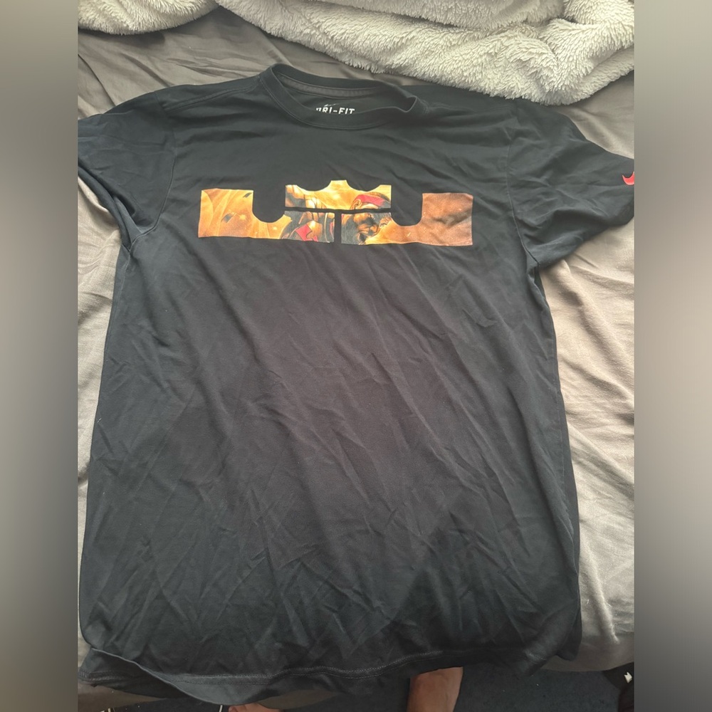 Lebron T shirt